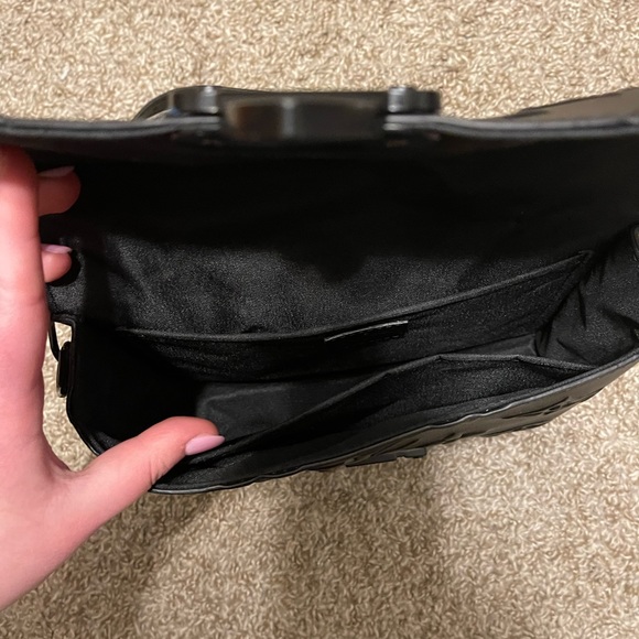 Crossbody - Picture 3 of 6